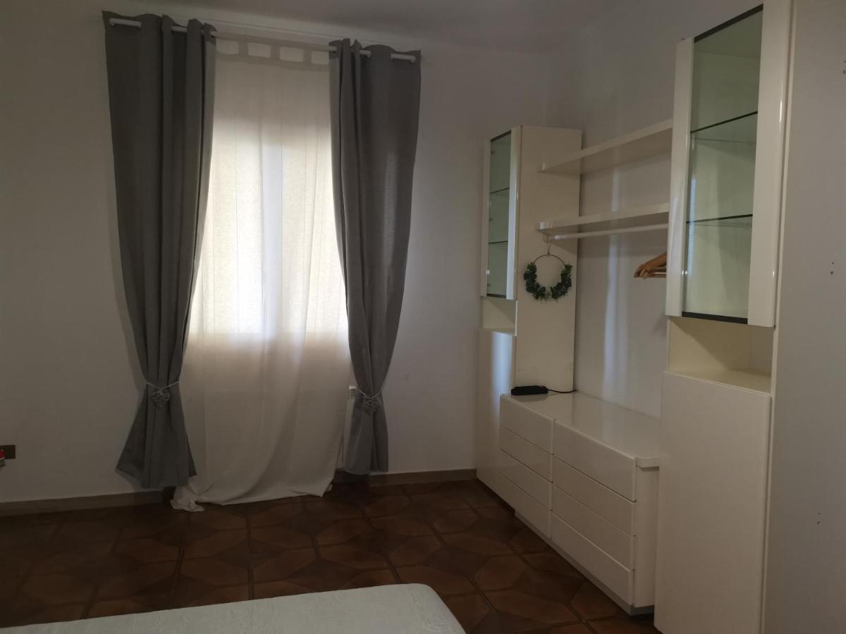 Villa Flora Affittacamere Luni Zewnętrze zdjęcie