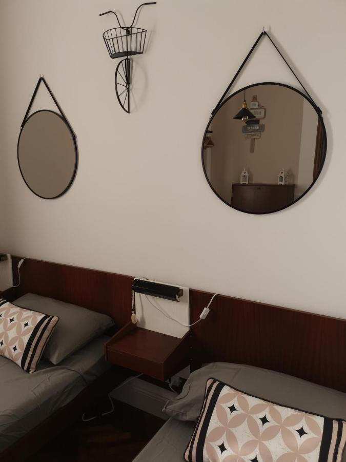 Villa Flora Affittacamere Luni Zewnętrze zdjęcie