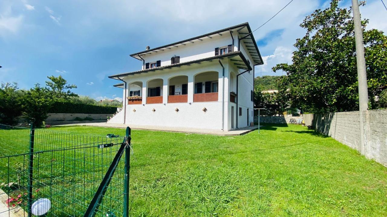 Villa Flora Affittacamere Luni Zewnętrze zdjęcie