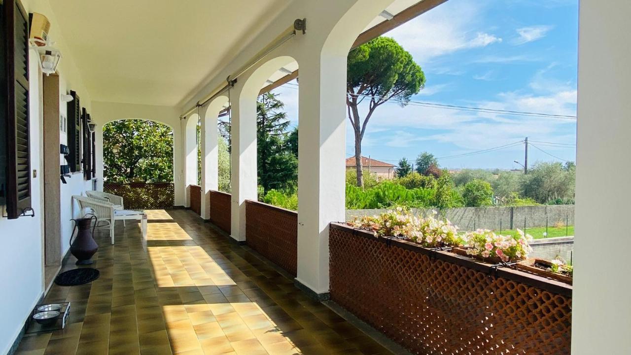 Villa Flora Affittacamere Luni Zewnętrze zdjęcie