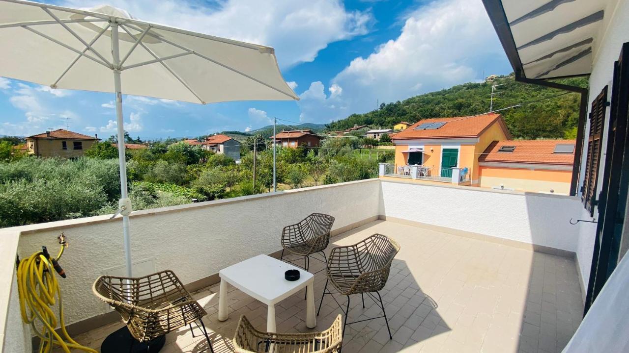 Villa Flora Affittacamere Luni Zewnętrze zdjęcie