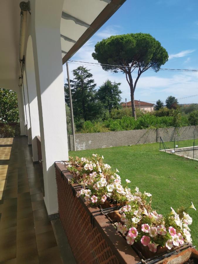 Villa Flora Affittacamere Luni Zewnętrze zdjęcie